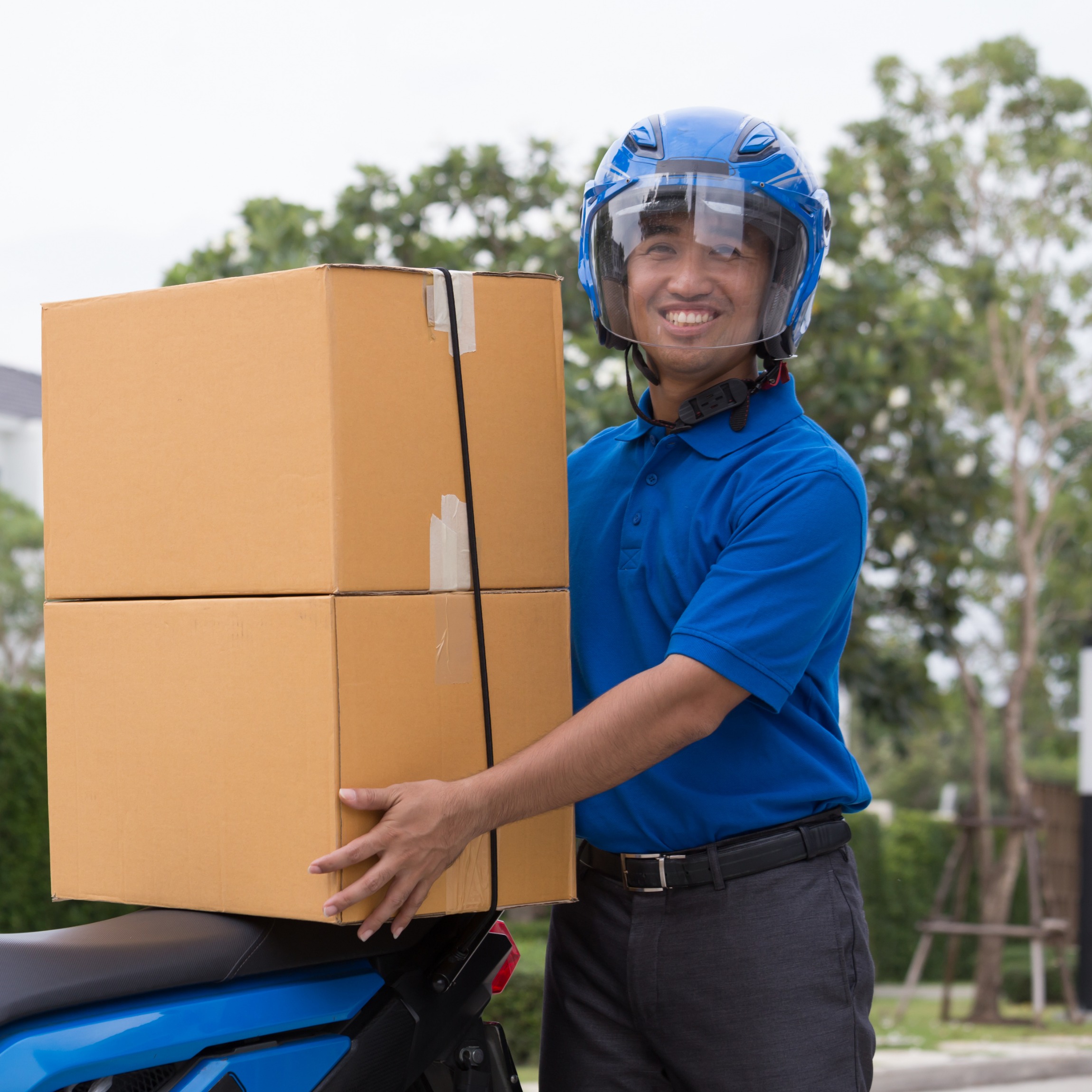 Camion De Livraison Avec Boîtes En Carton Et Transport Routier