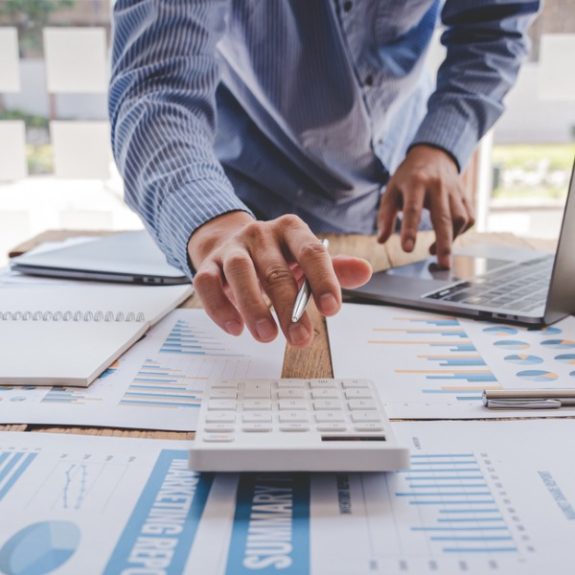 Entreprise de taille intermédiaire (ETI) : définition, critères et obligations en 2026