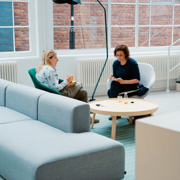 Comment créer une entreprise de coaching et choisir son statut ?